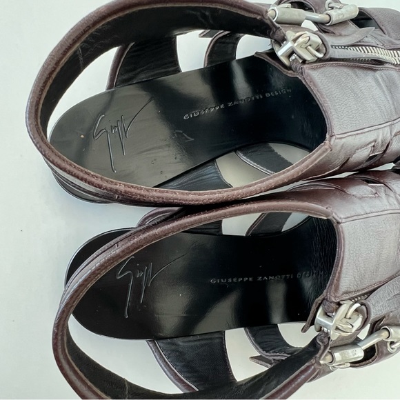 GIUSEPPE ZANOTTI Gladiator Burgundy Leather Buckle Strap Flats Sandals Sz 40 - Picture 8 of 13